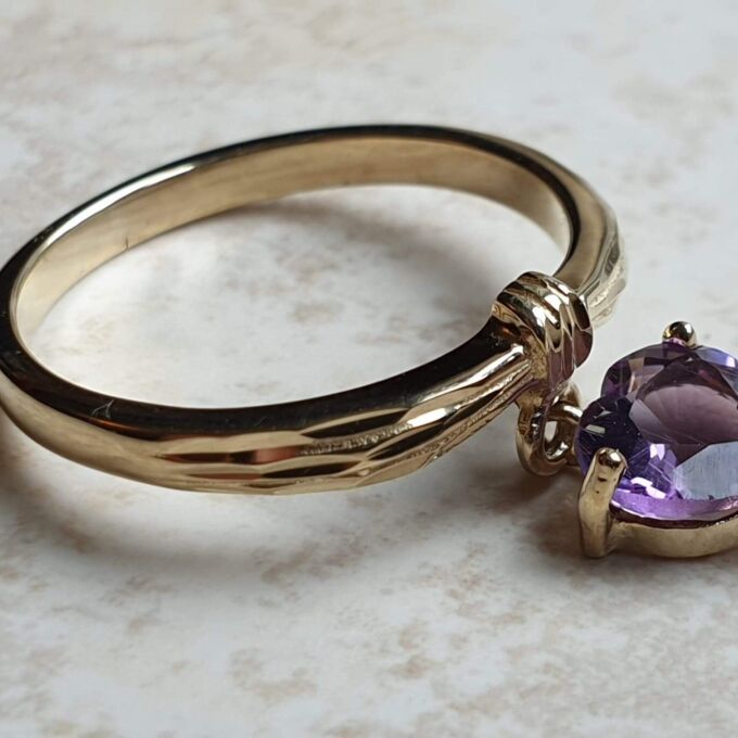 Amethyst Dangling Charm Ring in 9ct Gold,  a UK K 1/2 or a US 5 1/2.