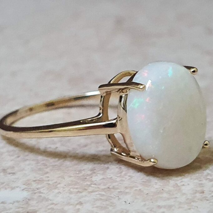 Simple Opal Solitaire Ring in 9ct Gold.