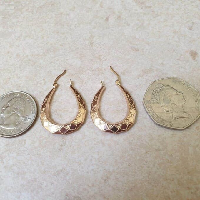 Diamond Pattern Oval Creole Earrings in 9ct Gold.