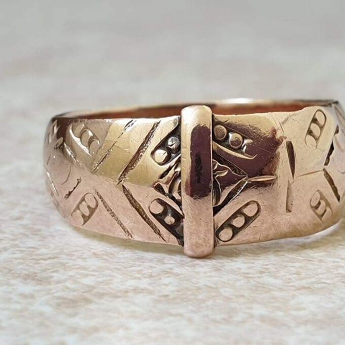 Antique Buckle or Belt Style Ring in 9ct Gold, a UK O 1/2 or a US 7 1/2