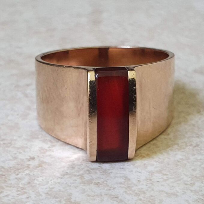 Reserved – Fabulous Carnelian Signet Ring in 9ct Gold.