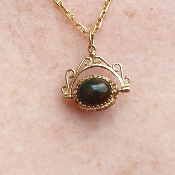 Three Stone Cabochon Spinner Fob Pendant in 9ct Gold