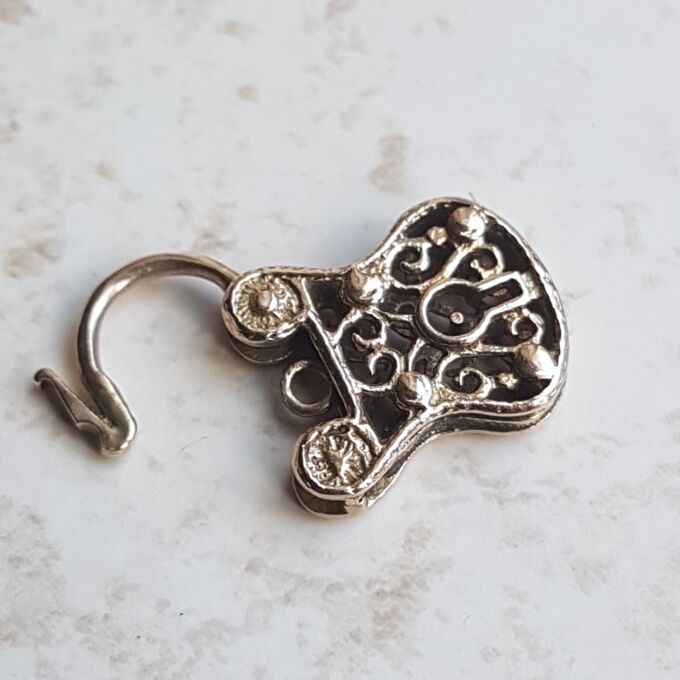 Unusual Purse or Bag Shaped Ornate Lock Padlock in 9ct Gold, not a Heart!