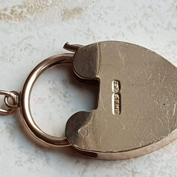 Large Simple Heart Padlock in 9ct Gold