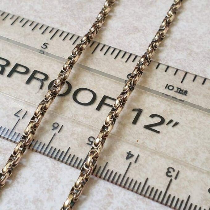 Antique Chain in 9ct Gold, 17 inches.