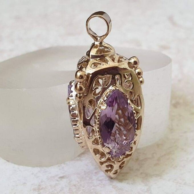 Luscious Lantern Pendant with Amethyst in 9ct Gold