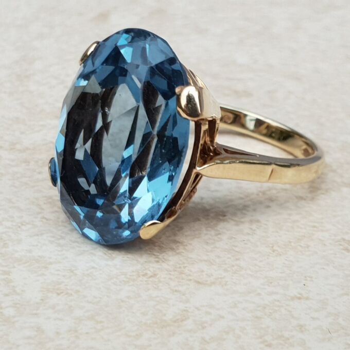 Enormous Synthetic Blue Spinel Kapow Ring in 9ct Gold, a UK K or a US 5 1/2.