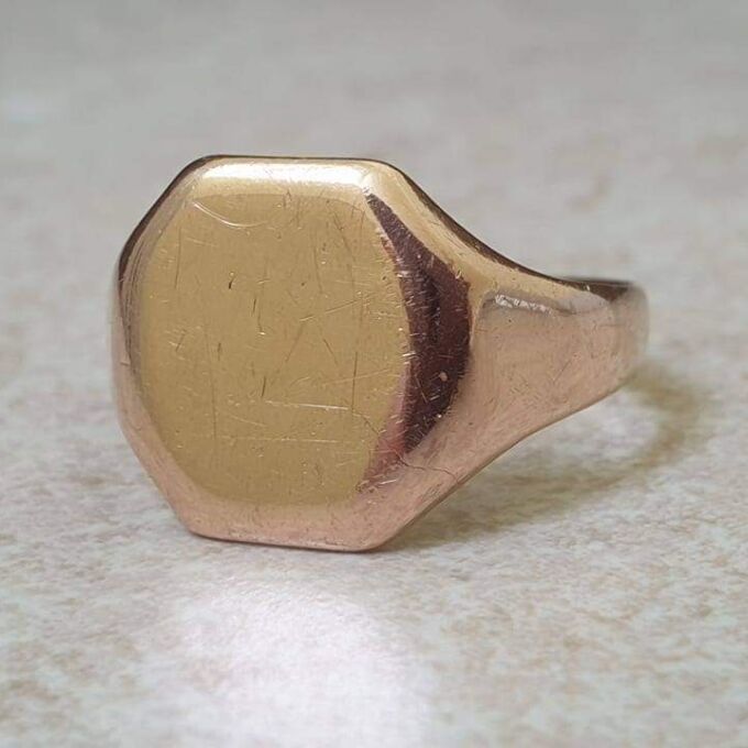 Simple Signet Ring in 9ct Gold.
