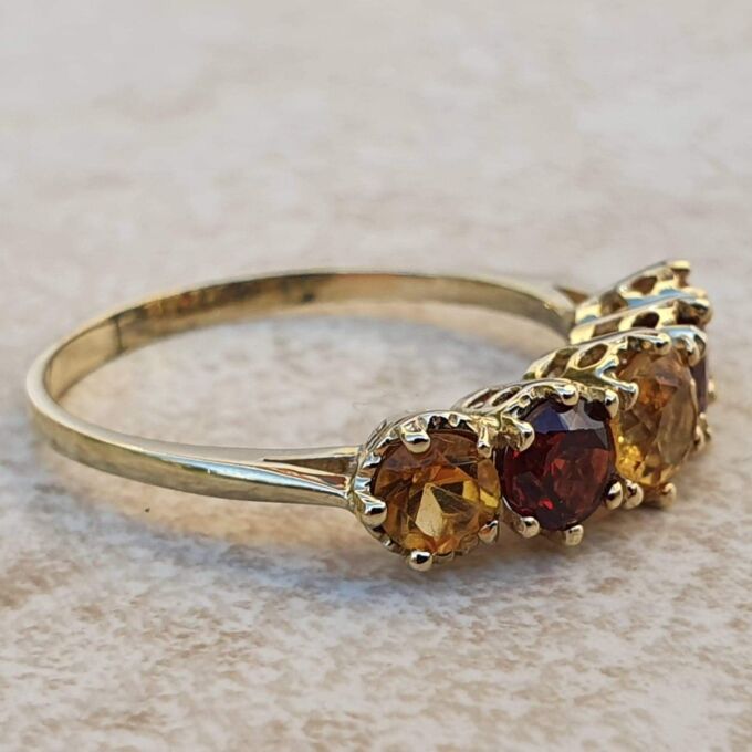 Garnet and Citrine Ring in 9ct Gold, a UK Q1/2 or a US 8 3/4