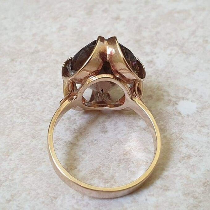 Bold Smoky Quartz Ring in 9ct Gold.