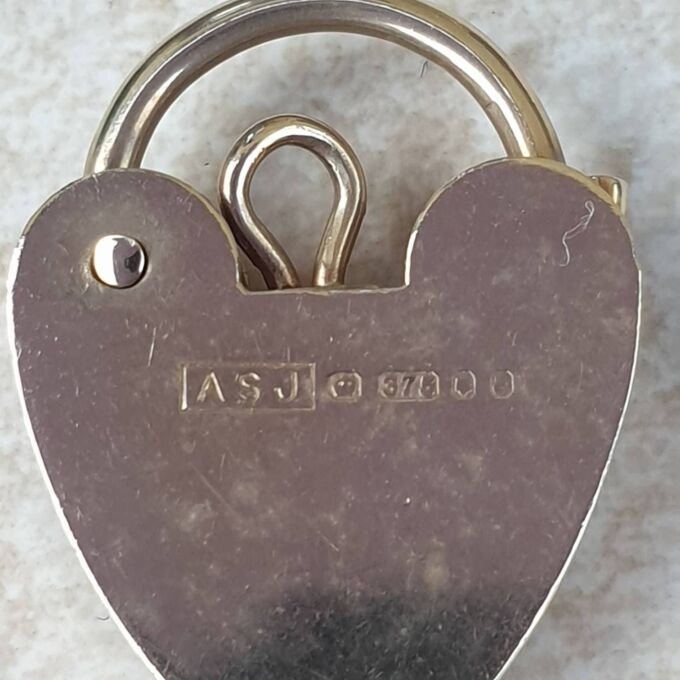 Small Plain Heart Padlock in 9ct Gold