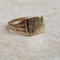 Square Signet Ring in 9ct Gold, a UK J or a US 5