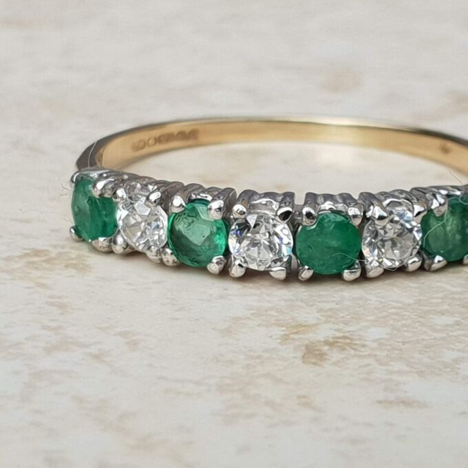 Sparkly Green and White CZ Ring in 9ct Gold, a UK P or a US 8.