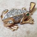Fun Frog Pendant in 9ct Gold.