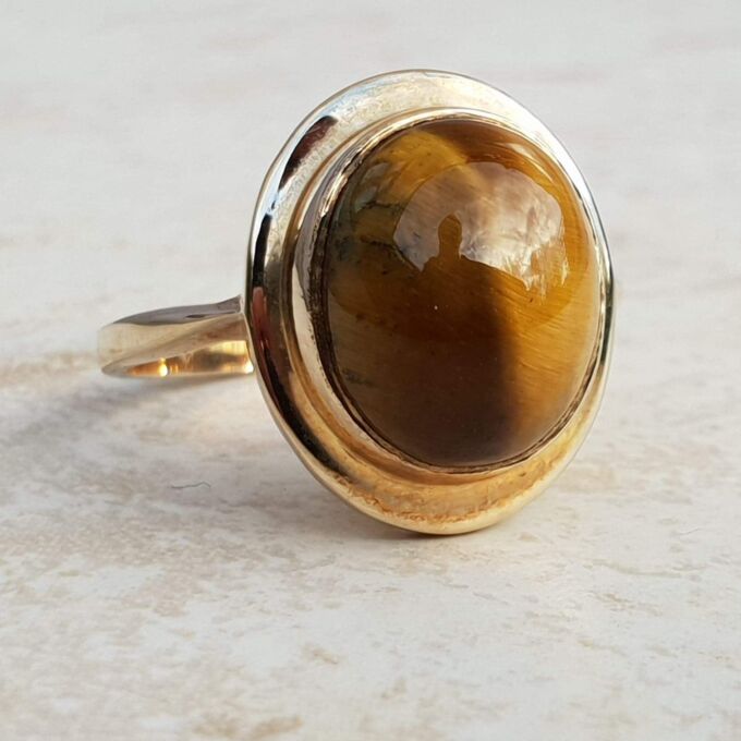 Striking Tigers Eye Frame Ring in 9ct Gold, a UK N 1/2 or a US 7.