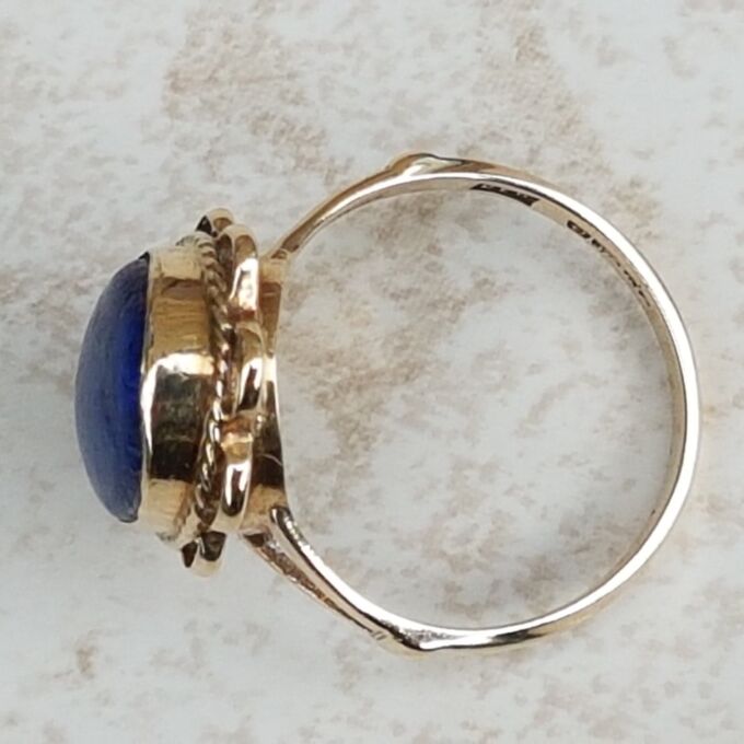 Lovely Lapis Lazuli Solitaire Ring in 9ct Gold, a UK L 1/2 or a US 6 1/4.