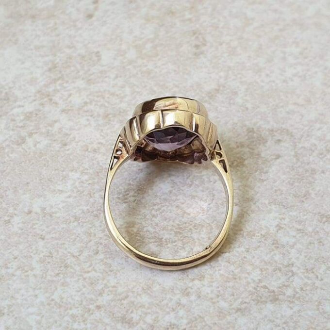 Amethyst Solitaire Frame Ring in 9ct Gold, a UK K or a US 5 3/4