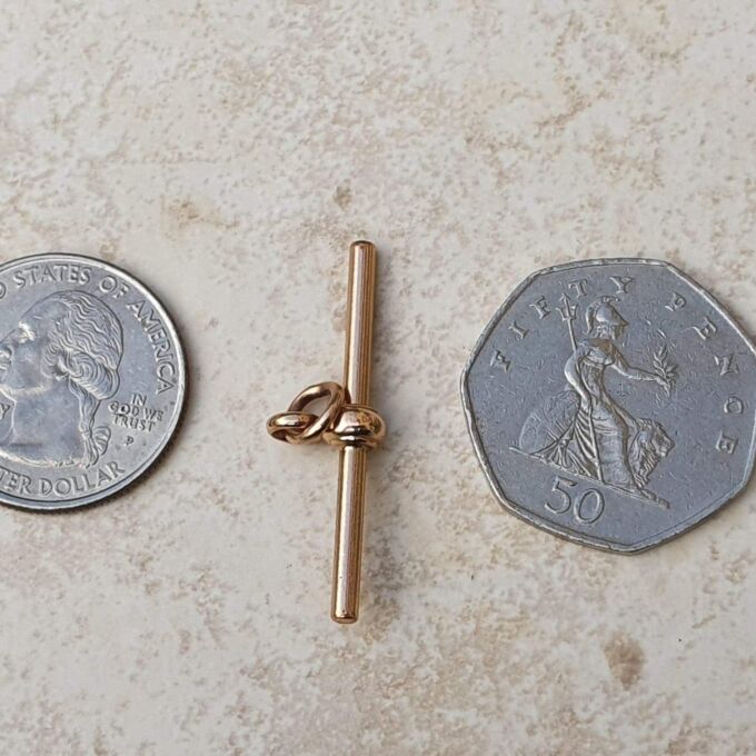 Plain Classic T Bar in 9ct Gold