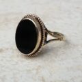 Oval Onyx Solitaire Ring in 9ct Gold,  a UK O or a US 7 1/4.