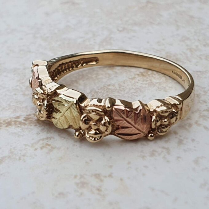 Flower and Leaf Design Ring in 9ct yellow & rose gold, a UK O or a US 7 1/2