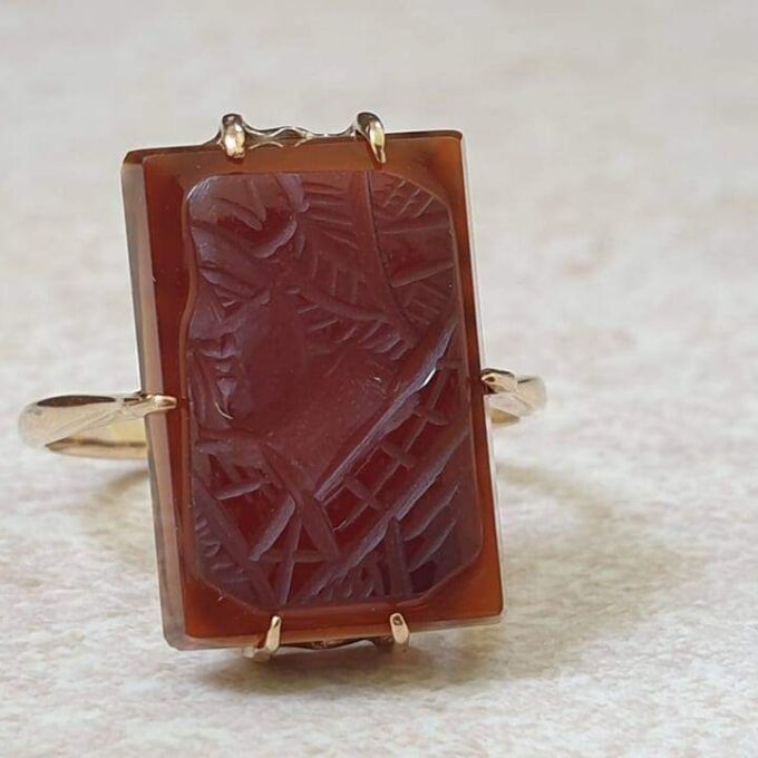 Bold Carnelian Cameo Ring in 9ct Gold, a UK K or a US 5 1/2.