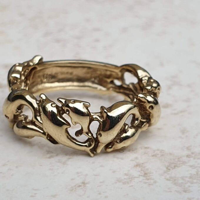 Dolphin Band Ring in 9ct Gold, a UK N 1/2 or a US 7 1/4