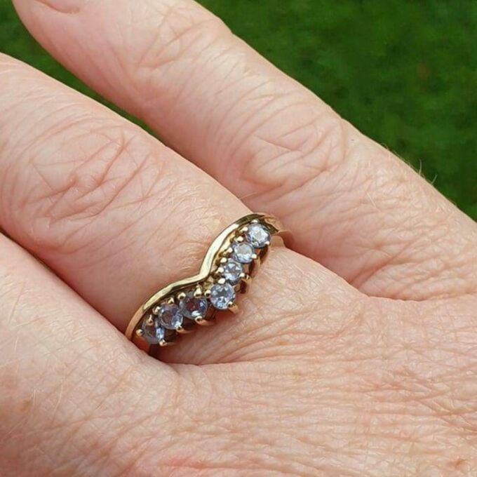 Tanzanite Wishbone or Chevron Ring in 9ct Gold.