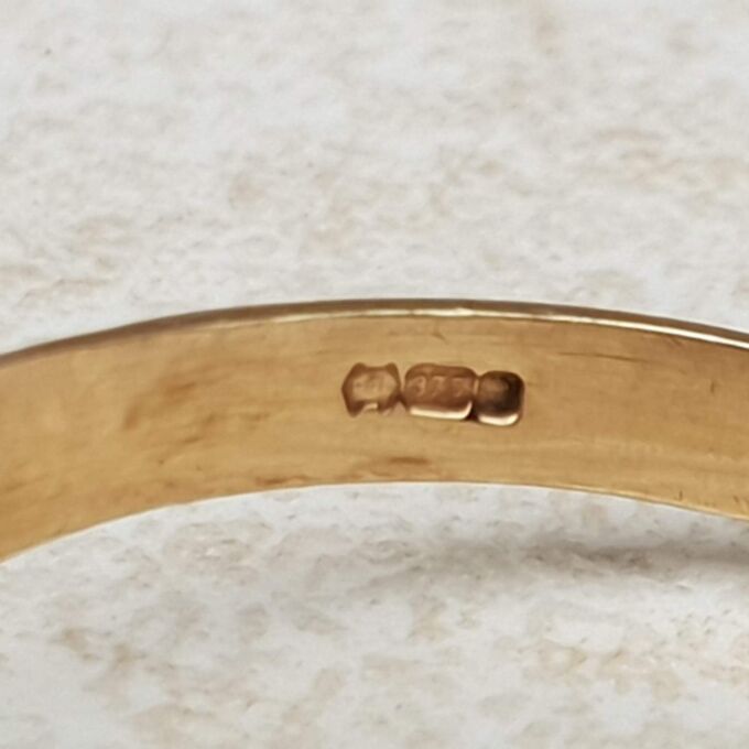 Sale – Heart Signet Ring in 9ct Gold, a UK O 1/2 or a US 7 1/2.