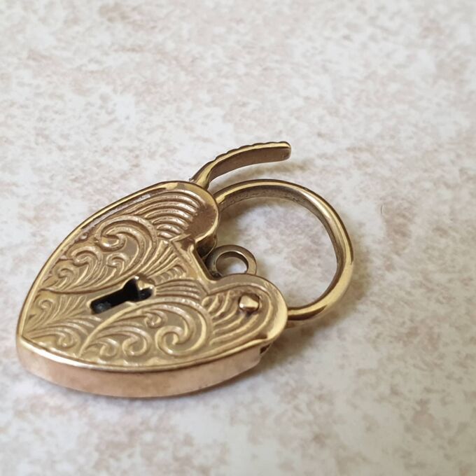 Ornate Heart Padlock Pendant in 9ct Gold