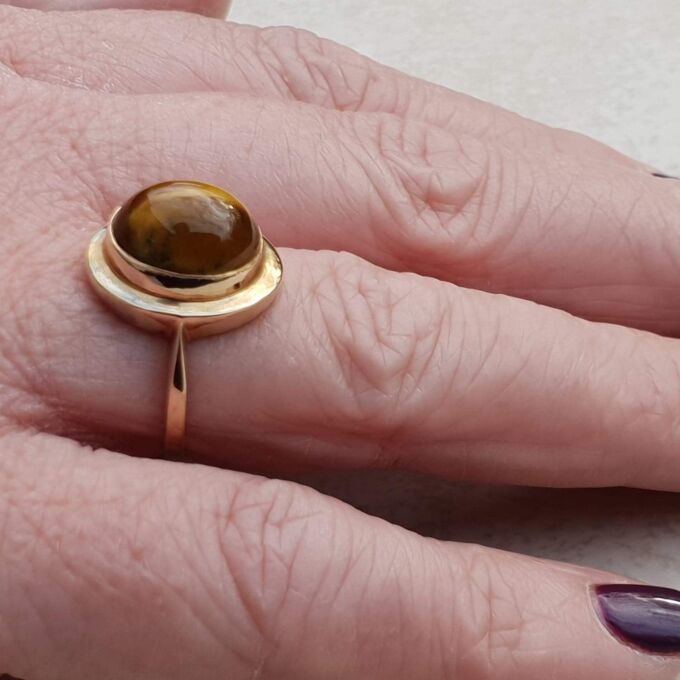 Striking Tigers Eye Frame Ring in 9ct Gold, a UK N 1/2 or a US 7.