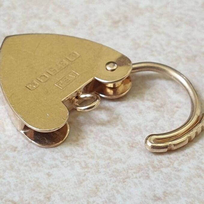 Front Engraved Fully Working Heart Padlock in 9ct Gold