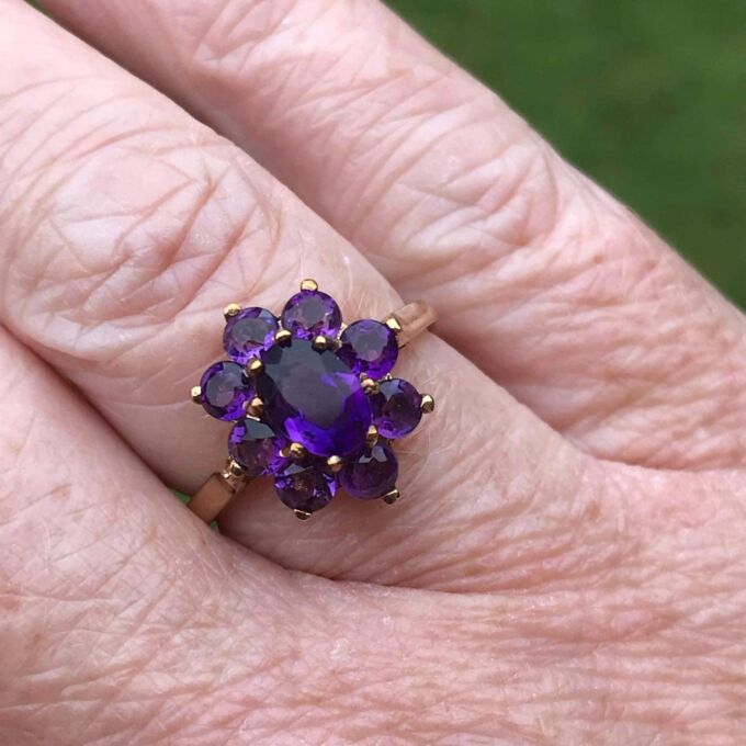 Pretty Amethyst Flower Cluster Ring in 9ct Gold, a UK L 1/2 or a US 6 1/4.
