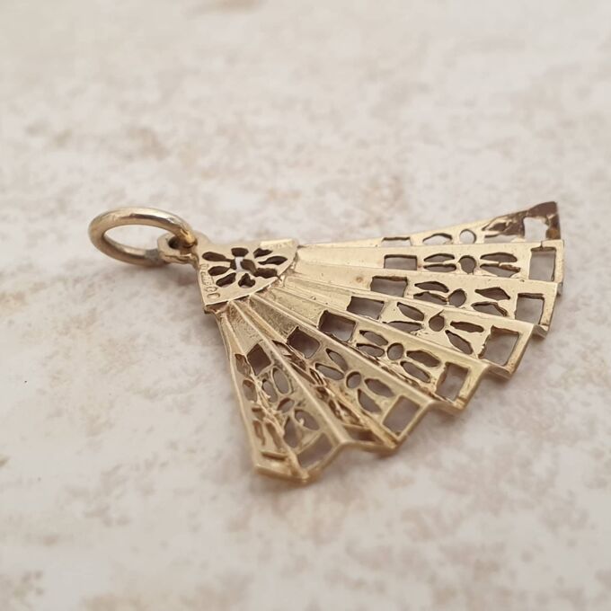 Filigree Ornate Fan Pendant Charm in 9ct Gold