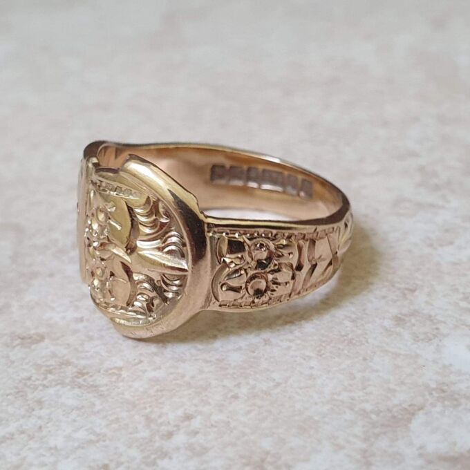 Ornate Wide Buckle Ring in 9ct Gold.