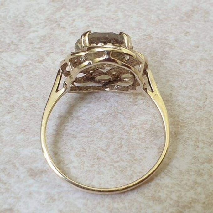 Citrine Solitaire Ring in 9ct Gold.