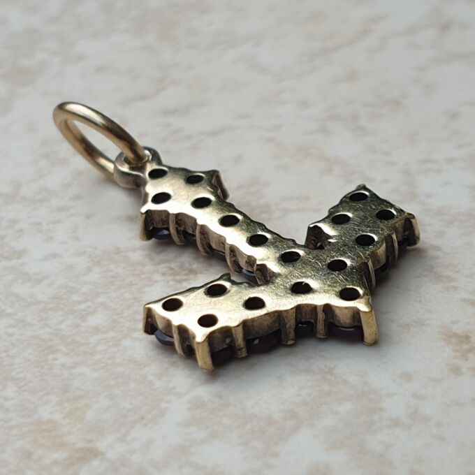 Delightful Garnet Set Anchor Pendant