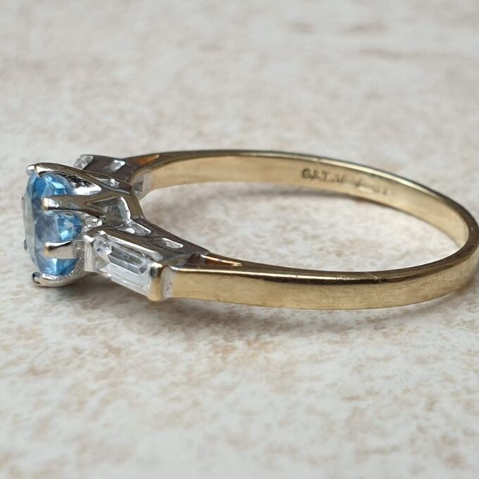 Topaz and Ring in 9ct Gold,  a UK O or a US 7 1/2