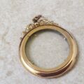 Antique Circular Glass Framed Locket in 9ct Gold