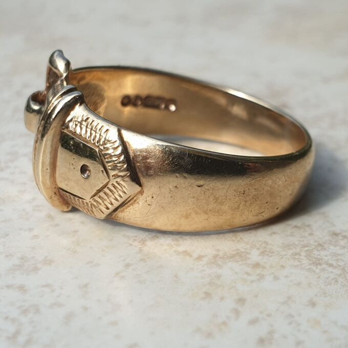 Diamond Set Buckle Ring in 9ct Gold, a UK S or a US 9 1/2.