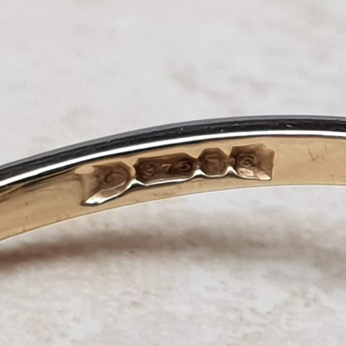 Synthetic Sapphire Cluster Ring in 9ct Gold, a UK M 1/2 or a US 6 3/4.