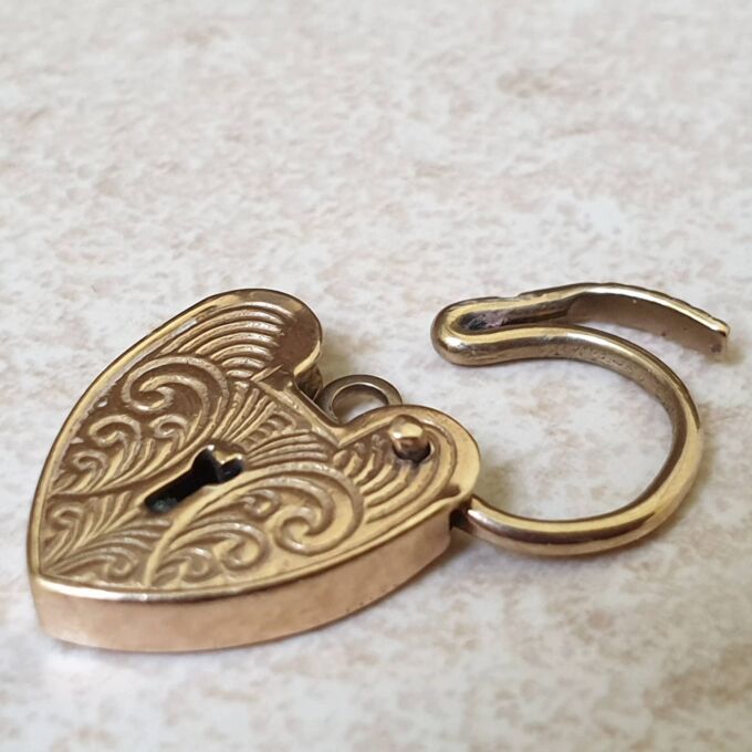 Ornate Heart Padlock Pendant in 9ct Gold