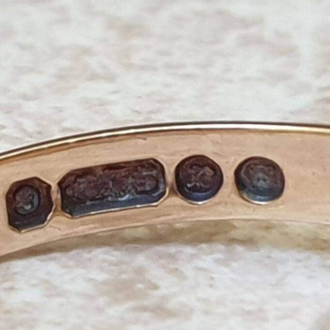 Part Engraved Heart Signet Ring in 9ct Gold.