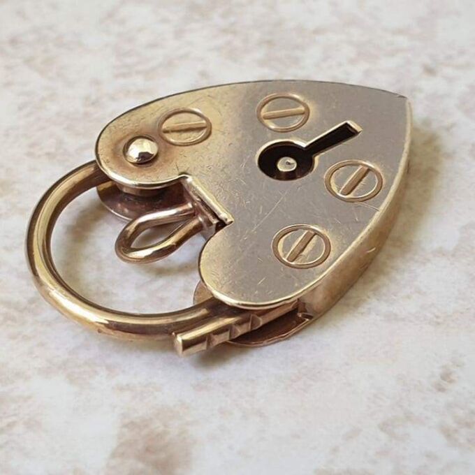 Small Plain Heart Padlock in 9ct Gold