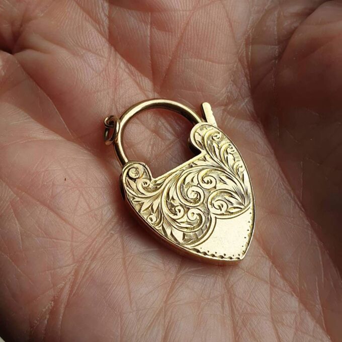 Incredibly Detailed Edwardian Heart Padlock in 9ct Gold