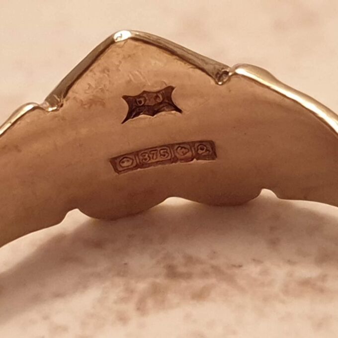 Ornate Part Engraved Heart Signet in 9ct Gold, a UK J or a US 5