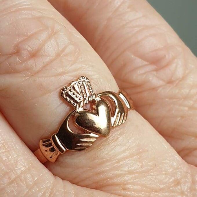Simple Claddagh Ring in 9ct Rose Gold, a UK L 1/2 or a US 6 1/4