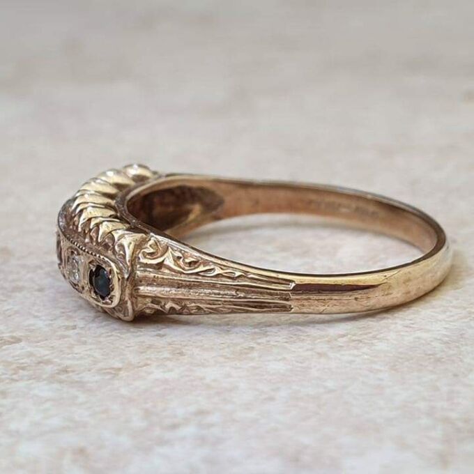 REGARDS Acrostic Ring in 9ct Gold, a UK O or a US 7 1/2