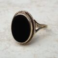 Oval Onyx Solitaire Ring in 9ct Gold,  a UK O or a US 7 1/4.
