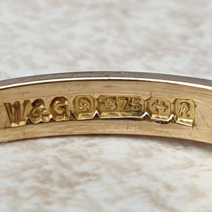 Blue and White Spinel Ring in 9ct Gold,  a UK P 1/2 or a US 8