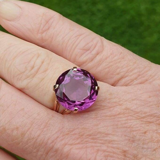 Colour Change Synthetic Sapphire Ring in 12ct Gold.